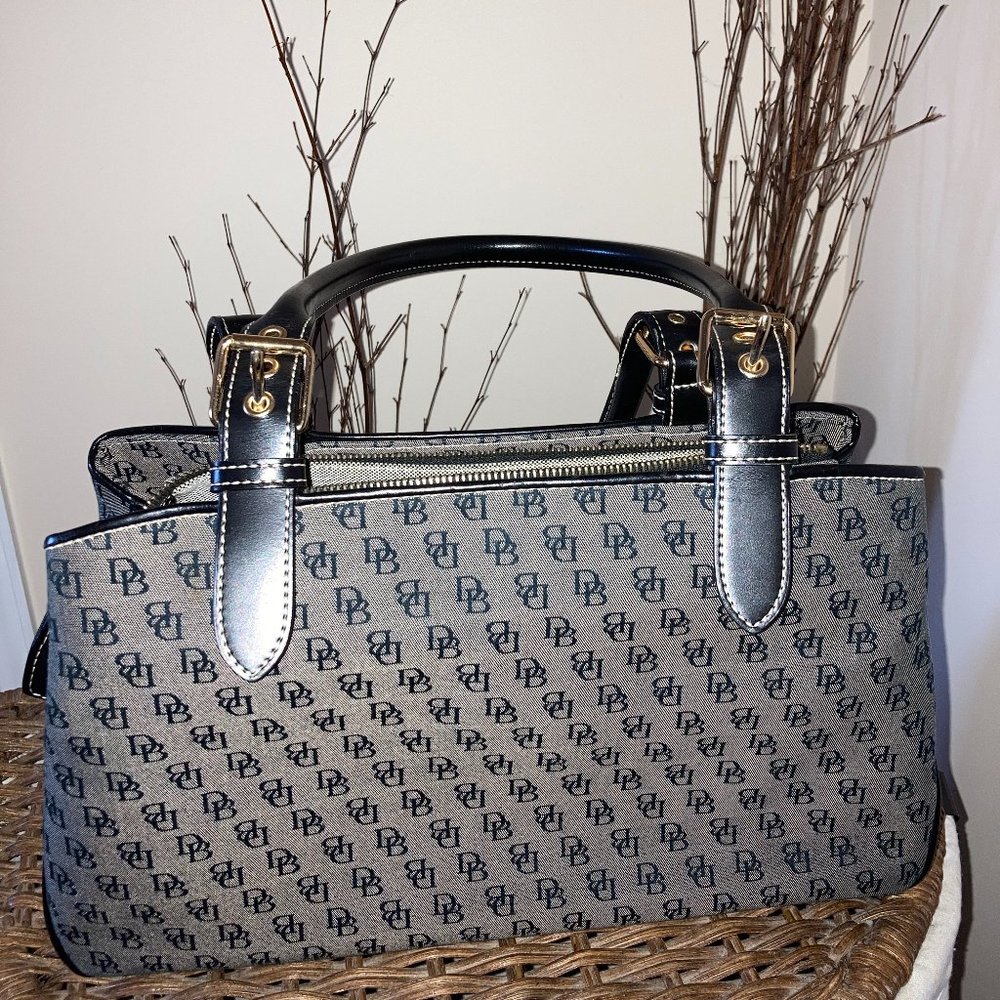 Dooney and Bourke purse